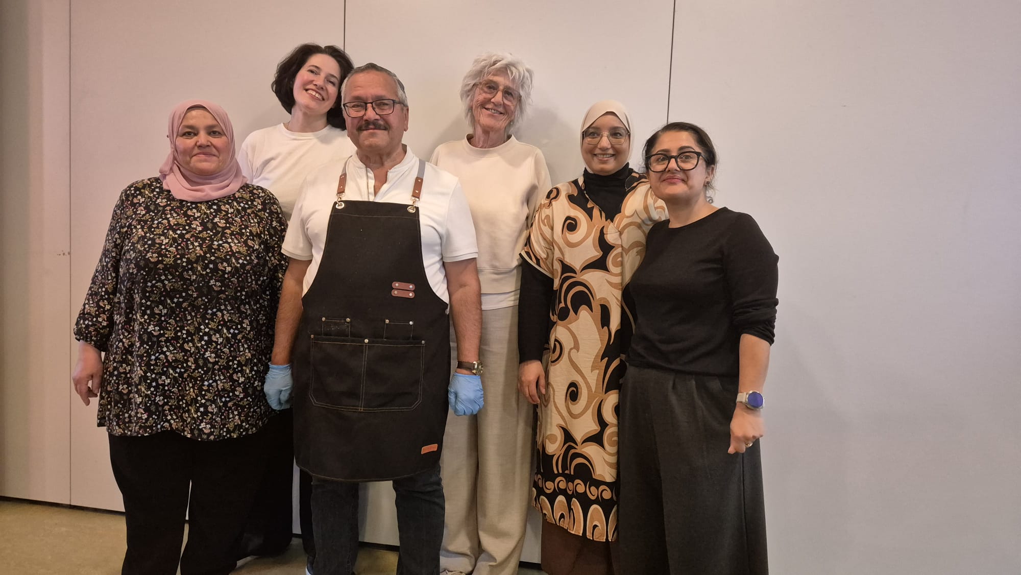 Samen eten in Zaanstad: verrassingsdiner in buurthuis De Kolk tegen eenzaamheid
