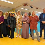 Prinses Laurentien van Oranje-Nassau brengt bezoek aan Ouder & Kind Club in buurthuis Kleurrijk