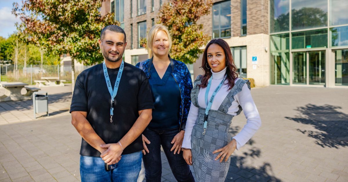 Rachid el Yakoubi, Caroline Bakker en Serina Aalse voor het Amsterdams Beroepscollege