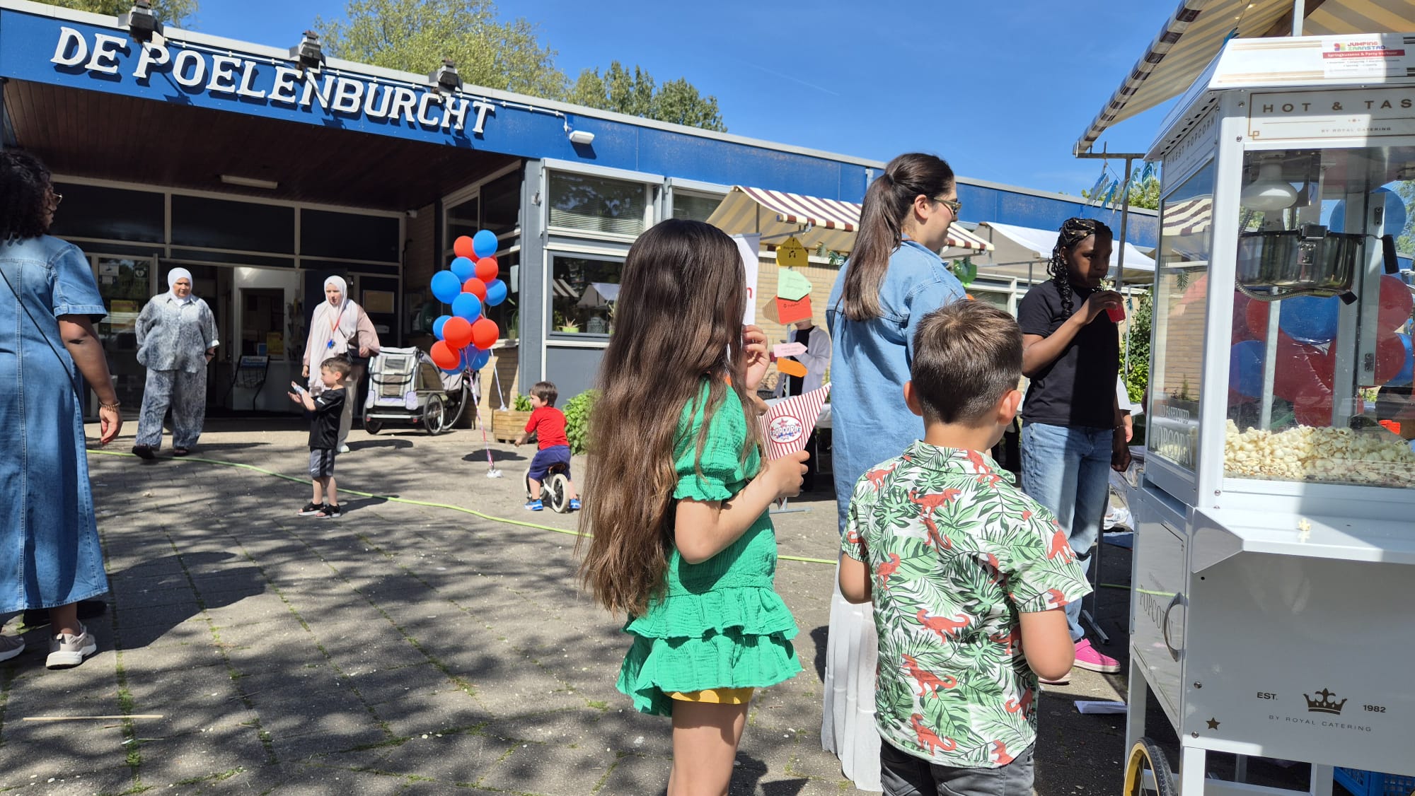 Wijkcentrum de Poelenburcht verwelkomt 200 wijkbewoners tijdens bruisende open dag