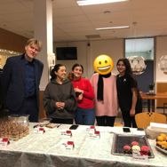 Bake sale door meidenwerkers levert mooi bedrag op!