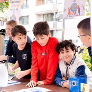 Kinderen uit Kralingen genoten van een fantastisch Letterfeest op het Vredenoordplein!