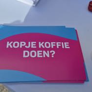 Koffiegesprekken in de Zaanse wijken: aandacht voor verbondenheid tijdens de Week tegen Eenzaamheid