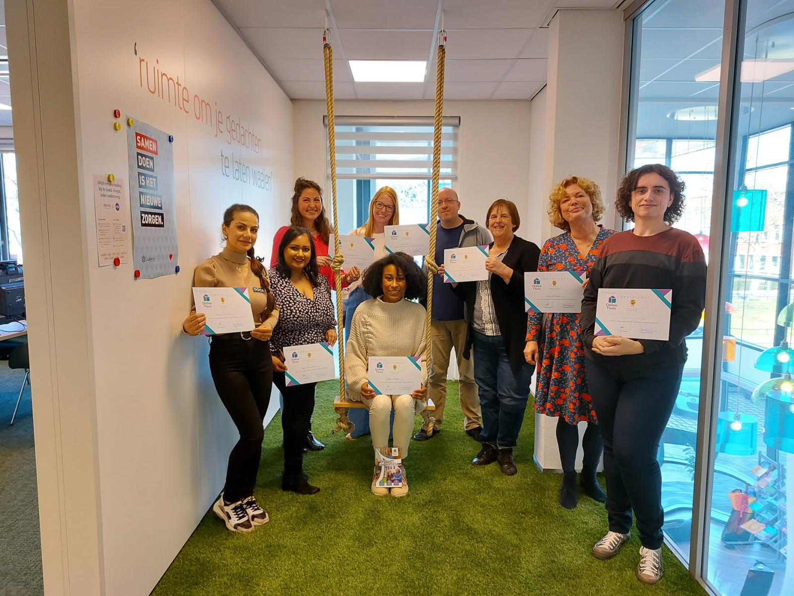 De coaches van Online Thuis hebben hun certificaat ontvangen!