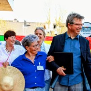 Kleurrijke opening van vernieuwde buurtcentrum in Vleuterweide