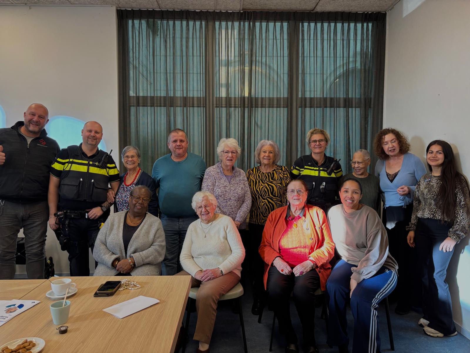 Weerbaarheidstraining geeft senioren meer zelfvertrouwen in De Esch, Rotterdam