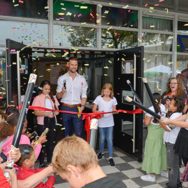 Huis van de Wijk De Zevensprong onder luid gejuich heropend