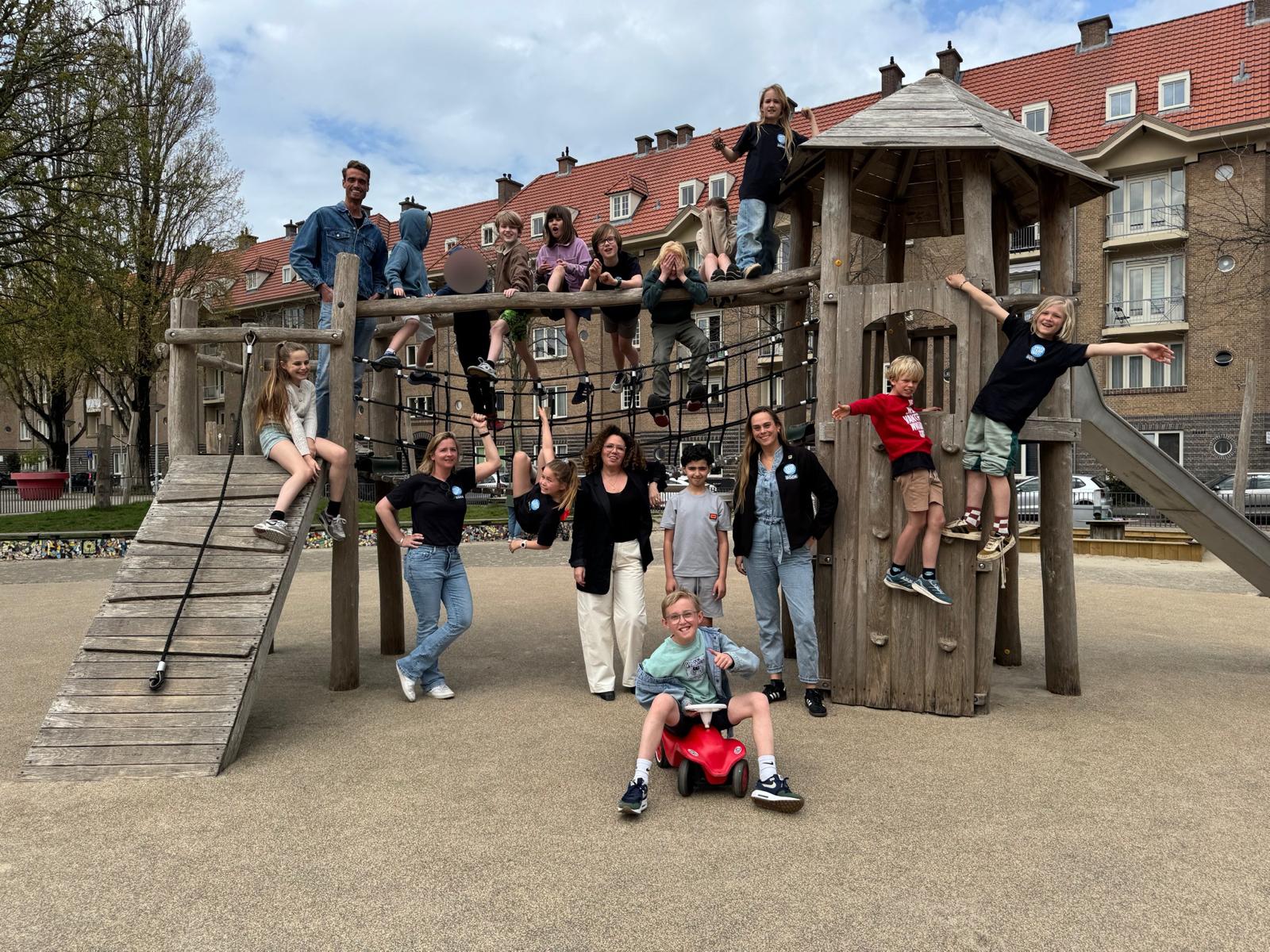 Stadsdeelvoorzitter Fenna Ulichki op bezoek bij Kinderwijkraad Westerpark-Noord