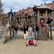 Stadsdeelvoorzitter Fenna Ulichki op bezoek bij Kinderwijkraad Westerpark-Noord